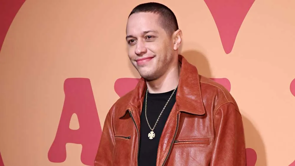 Pete Davidson, Sans Tattoos, Proves He's the Perfect 'Official Boyfriend'