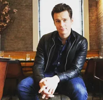 <bold>Jonathan Groff</bold>