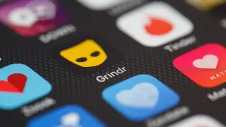 From Family Sharing to Total Chaos: Grindr Mishap Sparks Viral Queer Drama