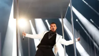Ricky Martin Electrifies VMAs, Thrills Fans with Hit-Filled Medley